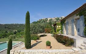 In Gordes, Facing The Entire Luberon Park A Beautiful 5 Bedrooms House